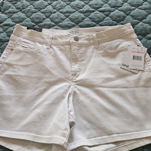 Nine West White Gramercy Shorts - Picture 3 of 7